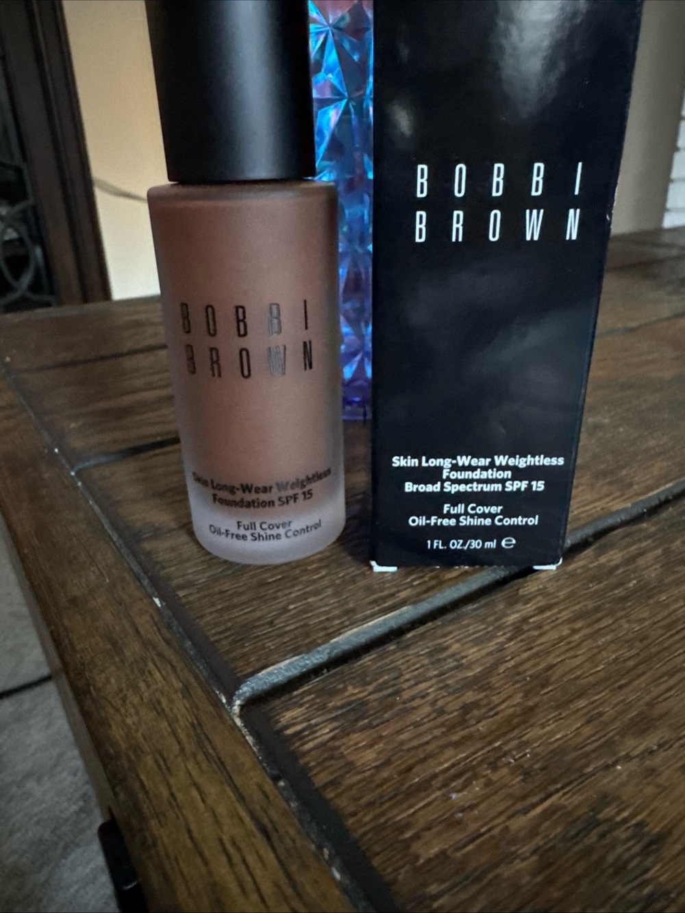 Bobbi Brown Skin Long-Wear Foundation - Black Packaging